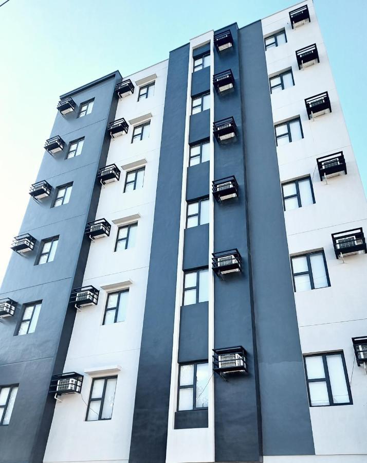 מנילה Airobedz Makati - A Value Hotel מראה חיצוני תמונה