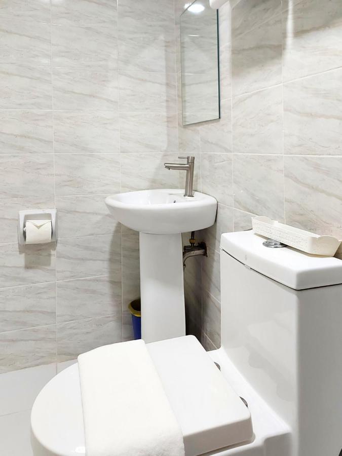 מנילה Airobedz Makati - A Value Hotel מראה חיצוני תמונה