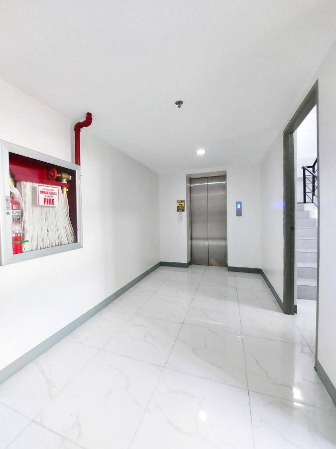 מנילה Airobedz Makati - A Value Hotel מראה חיצוני תמונה
